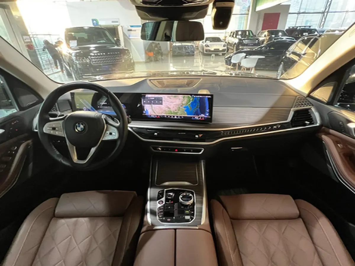 2023 BMW X7 3.0T 381HP L6 8AT,autocango,china used car exporter,china ev exporter,chinese used car exporter,chinese used ev exporter