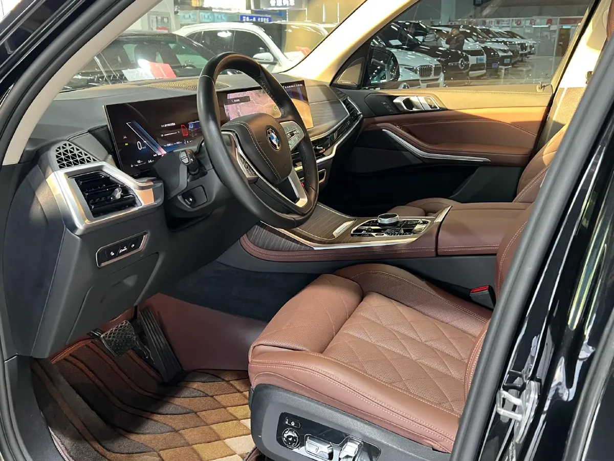 2023 BMW X7 3.0T 381HP L6 8AT,autocango,china used car exporter,china ev exporter,chinese used car exporter,chinese used ev exporter