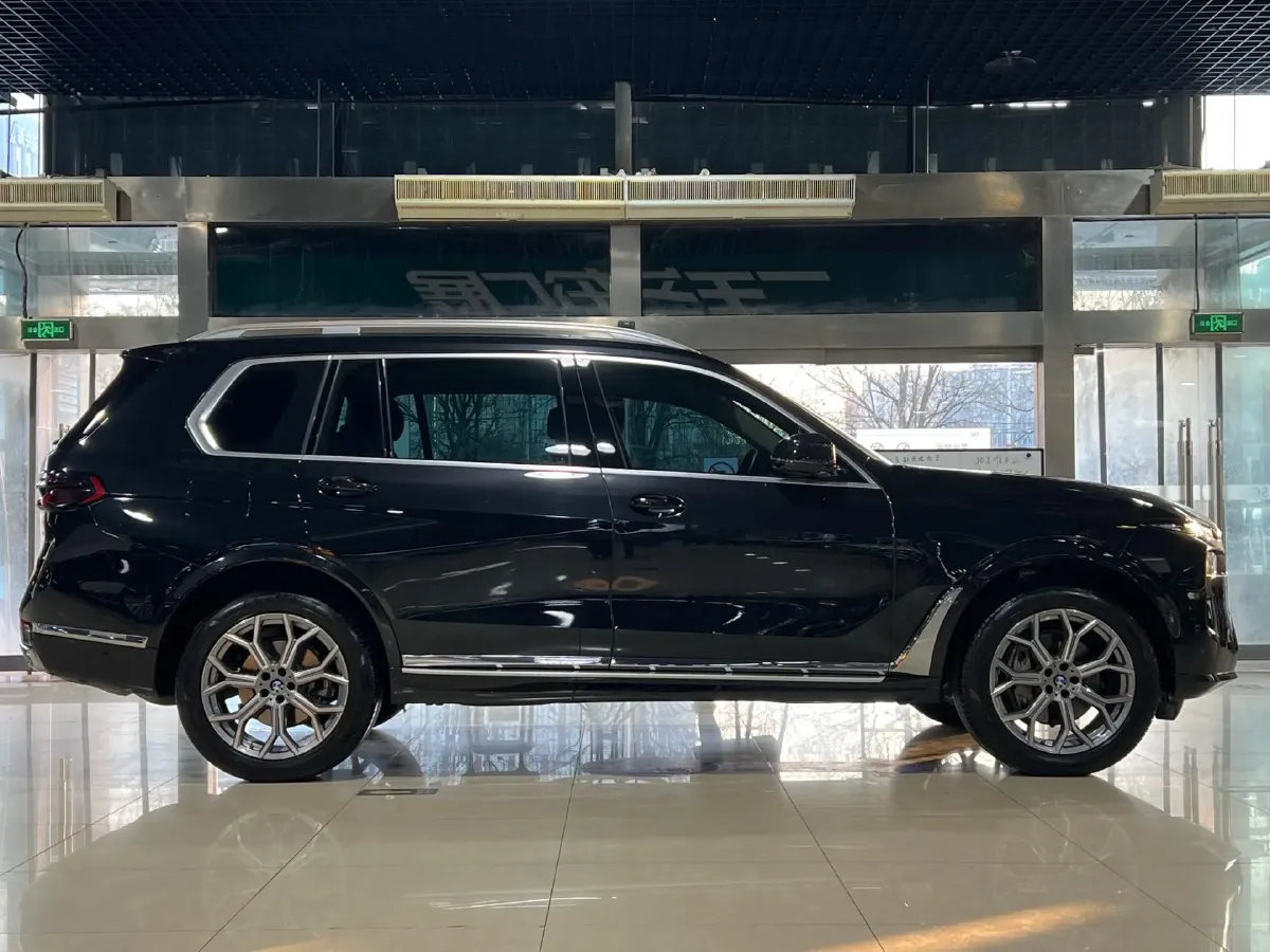 2023 BMW X7 3.0T 381HP L6 8AT,autocango,china used car exporter,china ev exporter,chinese used car exporter,chinese used ev exporter