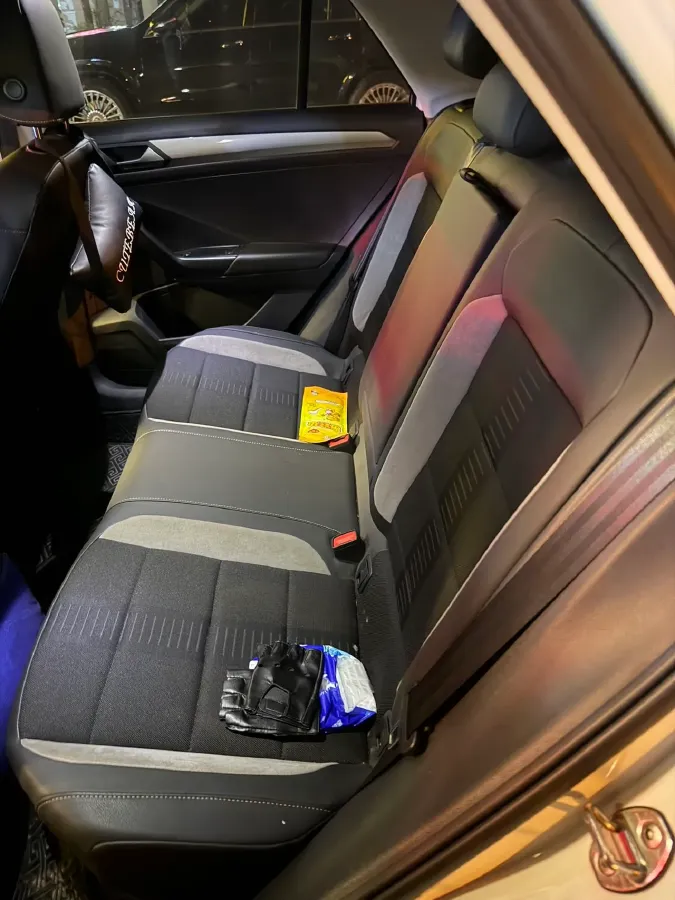 2020 Volkswagen T-Roc 1.4T 131HP L4 7DCT,autocango,china used car exporter,china ev exporter,chinese used car exporter,chinese used ev exporter