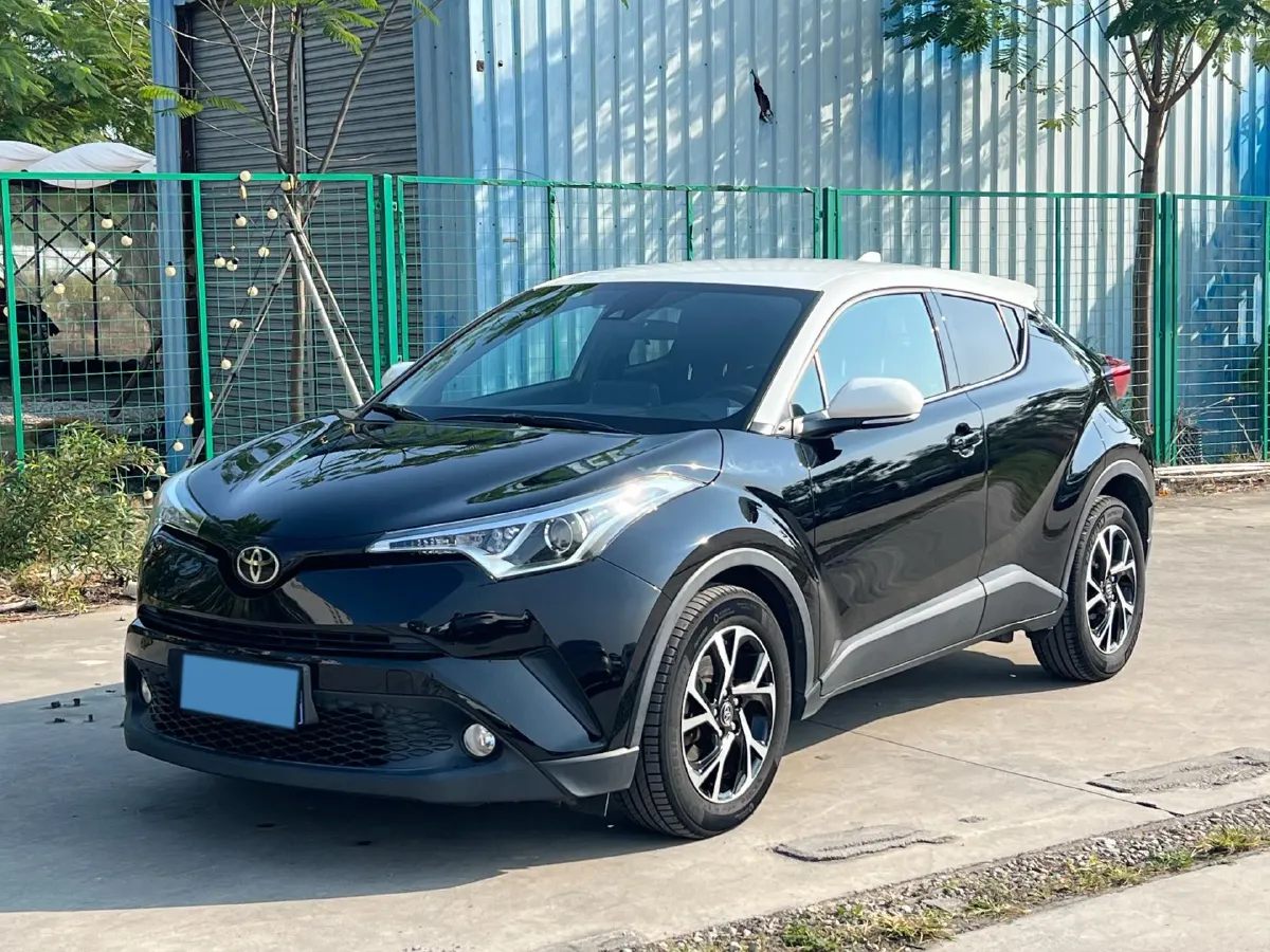 2018 Toyota C-HR 2.0L 171HP L4 CVT,autocango,china used car exporter,china ev exporter,chinese used car exporter,chinese used ev exporter