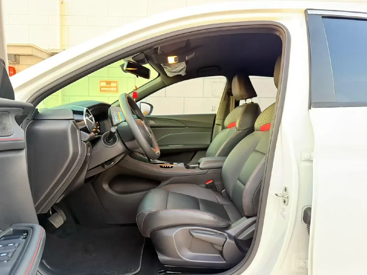 2025 MG 5 1.5L 129HP L4 CVT,autocango,china used car exporter,china ev exporter,chinese used car exporter,chinese used ev exporter