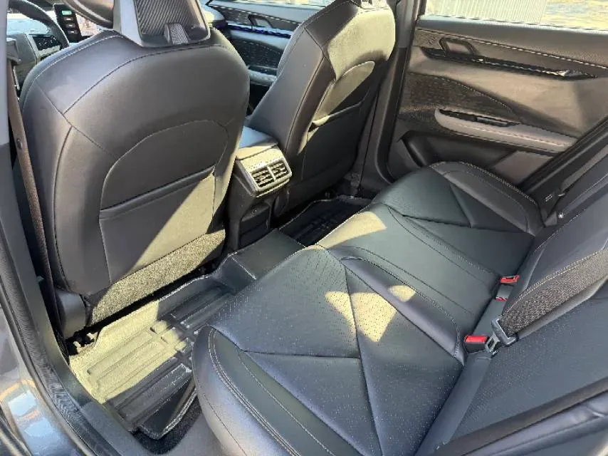 2023 ChangAn UNI-V 1.5T 188HP L4 7DCT,autocango,china used car exporter,china ev exporter,chinese used car exporter,chinese used ev exporter