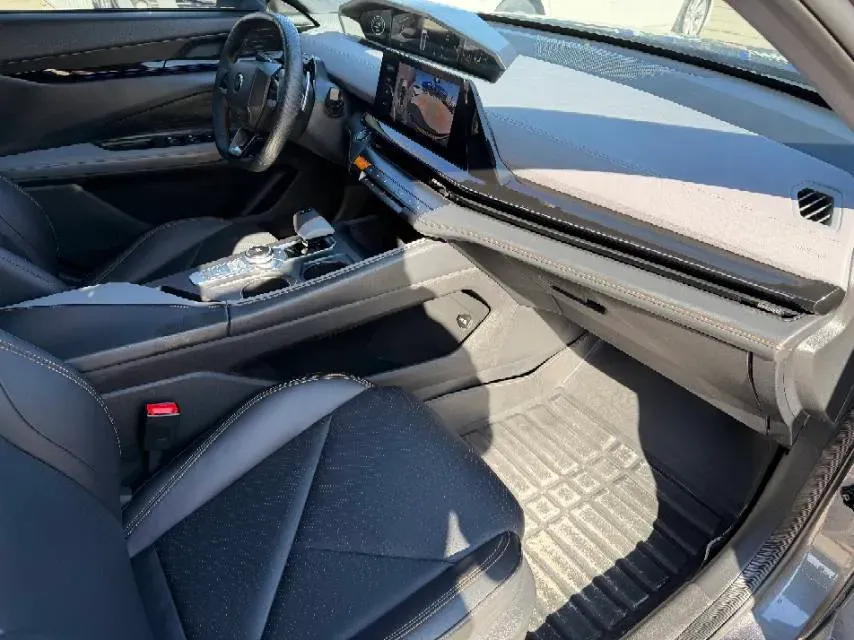 2023 ChangAn UNI-V 1.5T 188HP L4 7DCT,autocango,china used car exporter,china ev exporter,chinese used car exporter,chinese used ev exporter