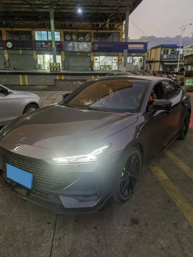 2023 ChangAn UNI-V 1.5T 188HP L4 7DCT