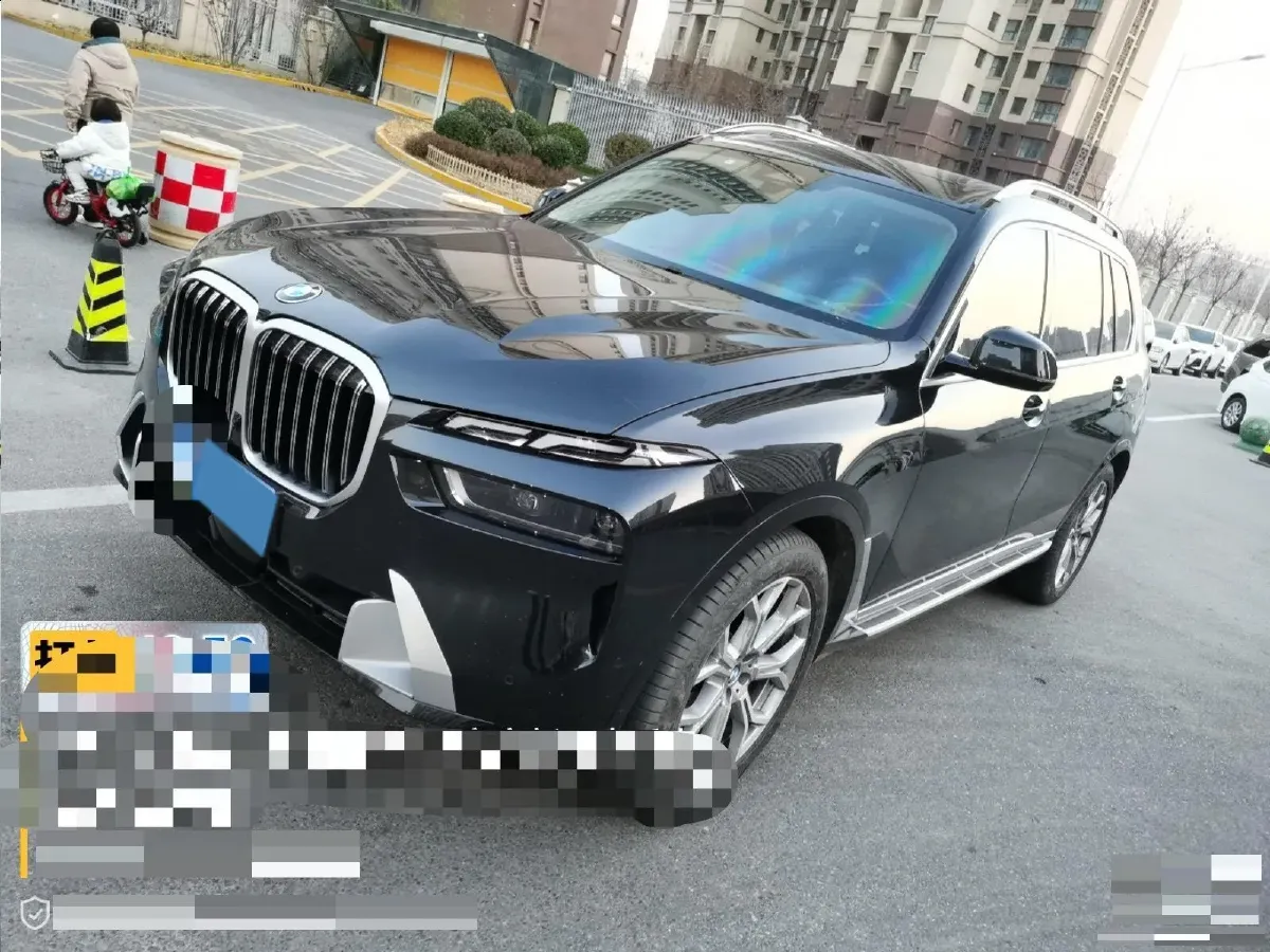 2023 BMW X7 3.0T 381HP L6 8AT,autocango,china used car exporter,china ev exporter,chinese used car exporter,chinese used ev exporter