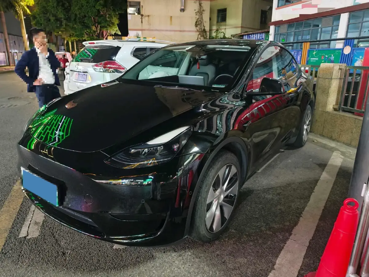 2022 Tesla Model Y BEV 60KWH