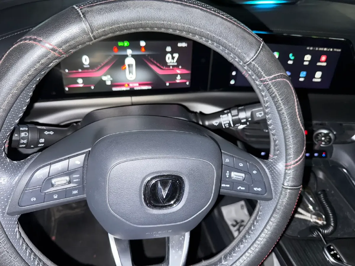 2020 ChangAn UNI-T 1.5T 180HP L4 7DCT,autocango,china used car exporter,china ev exporter,chinese used car exporter,chinese used ev exporter