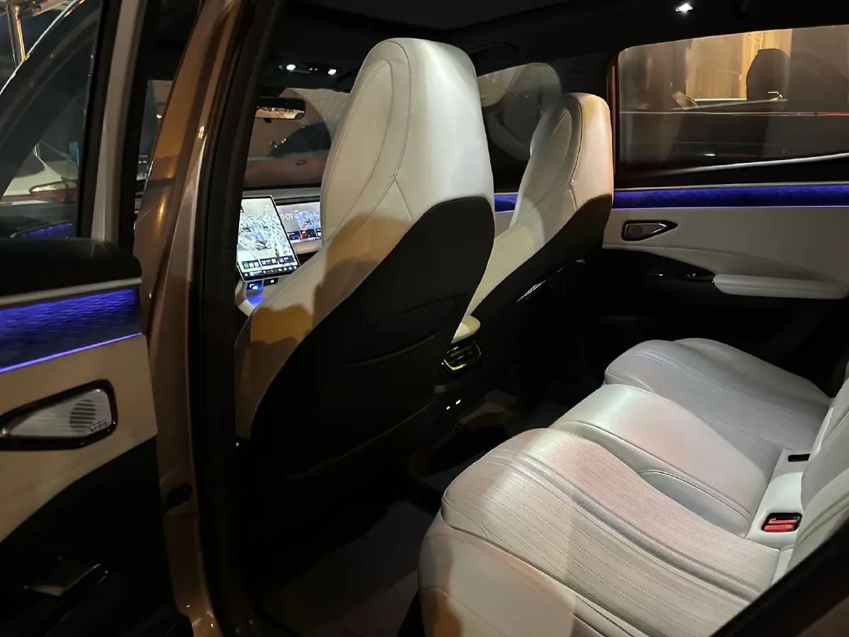 2023 Geely Galaxy L7 1.5T 163HP L4 3DHT PHEV 18.7KWH,autocango,china used car exporter,china ev exporter,chinese used car exporter,chinese used ev exporter