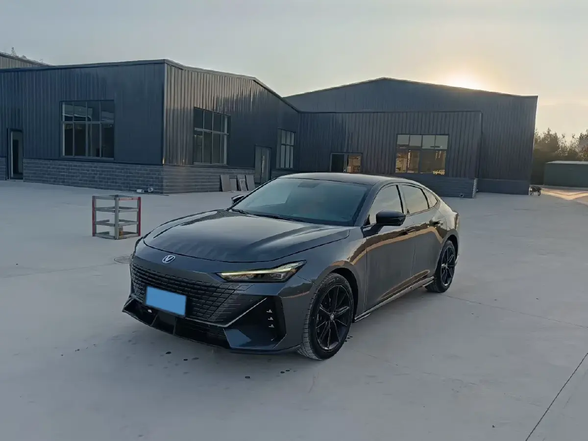 2022 ChangAn UNI-V 1.5T 188HP L4 7DCT