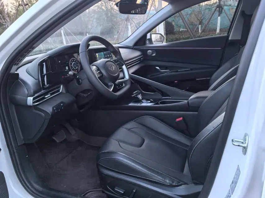 2022 Hyundai Elantra 1.5L 115HP L4 CVT,autocango,china used car exporter,china ev exporter,chinese used car exporter,chinese used ev exporter