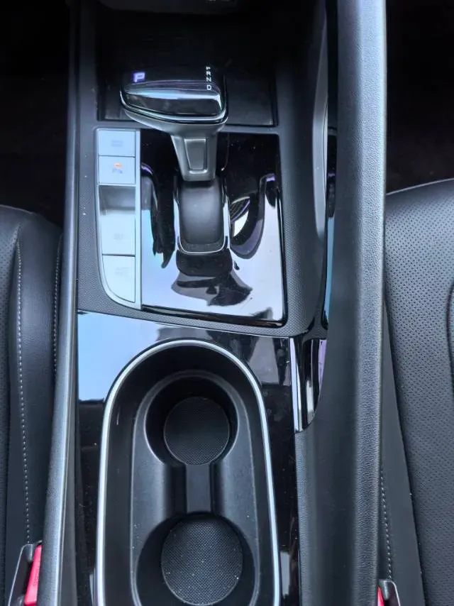 2022 Hyundai Elantra 1.5L 115HP L4 CVT,autocango,china used car exporter,china ev exporter,chinese used car exporter,chinese used ev exporter