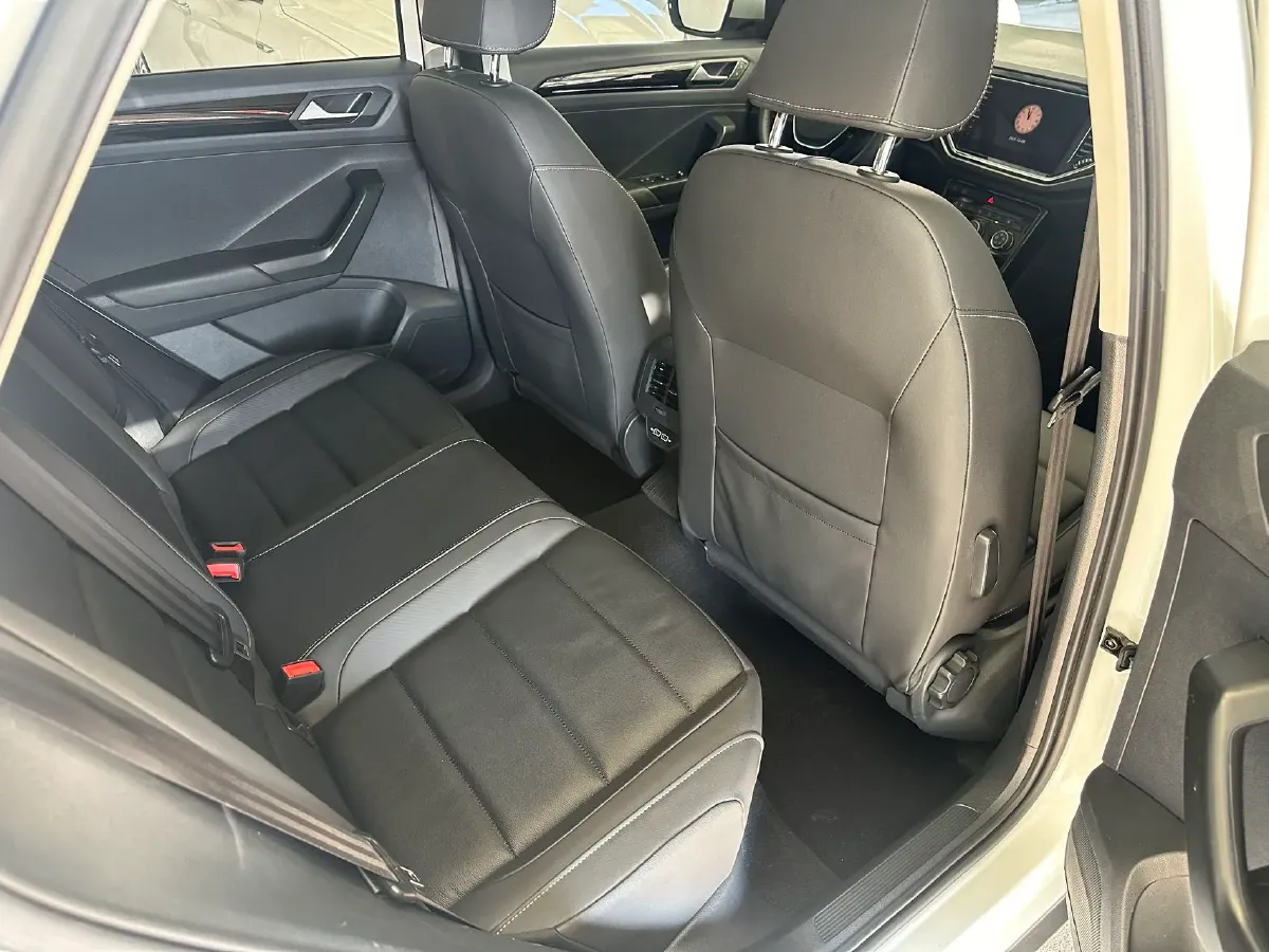 2021 Volkswagen T-Roc 1.4T 150HP L4 7DCT,autocango,china used car exporter,china ev exporter,chinese used car exporter,chinese used ev exporter