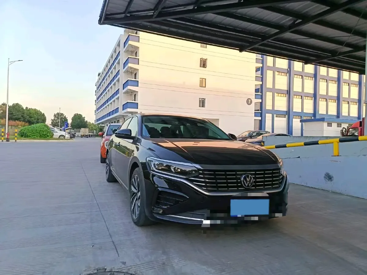 2021 Volkswagen Passat 2.0T 186HP L4 7DCT,autocango,china used car exporter,china ev exporter,chinese used car exporter,chinese used ev exporter