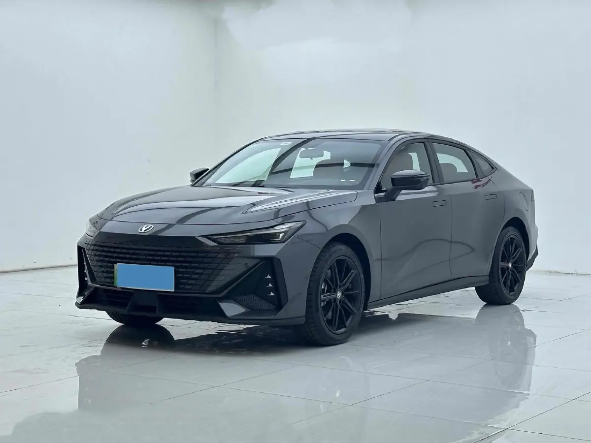 2023 ChangAn UNI-V 1.5T 188HP L4 7DCT