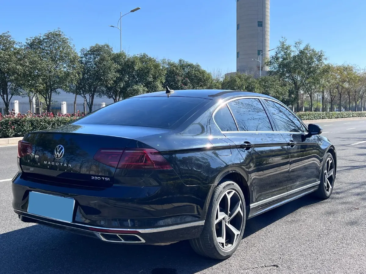2023 Volkswagen Magotan 2.0T 186HP L4 7DCT,autocango,china used car exporter,china ev exporter,chinese used car exporter,chinese used ev exporter