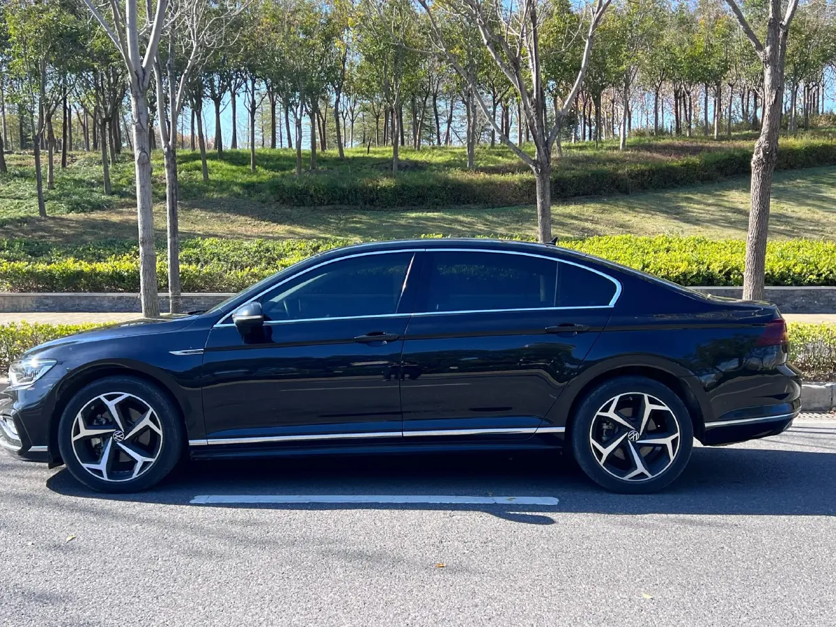 2023 Volkswagen Magotan 2.0T 186HP L4 7DCT,autocango,china used car exporter,china ev exporter,chinese used car exporter,chinese used ev exporter