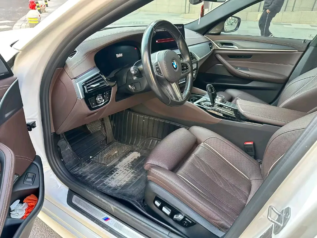 2021 BMW 5 Series 2.0T 252HP L4 8AT,autocango,china used car exporter,china ev exporter,chinese used car exporter,chinese used ev exporter