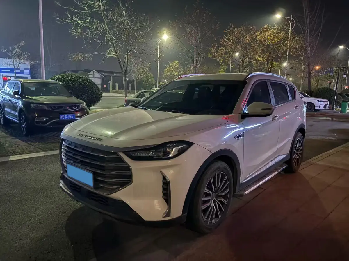 2023 Jetour X90 Plus 1.6T 197HP L4 6MT