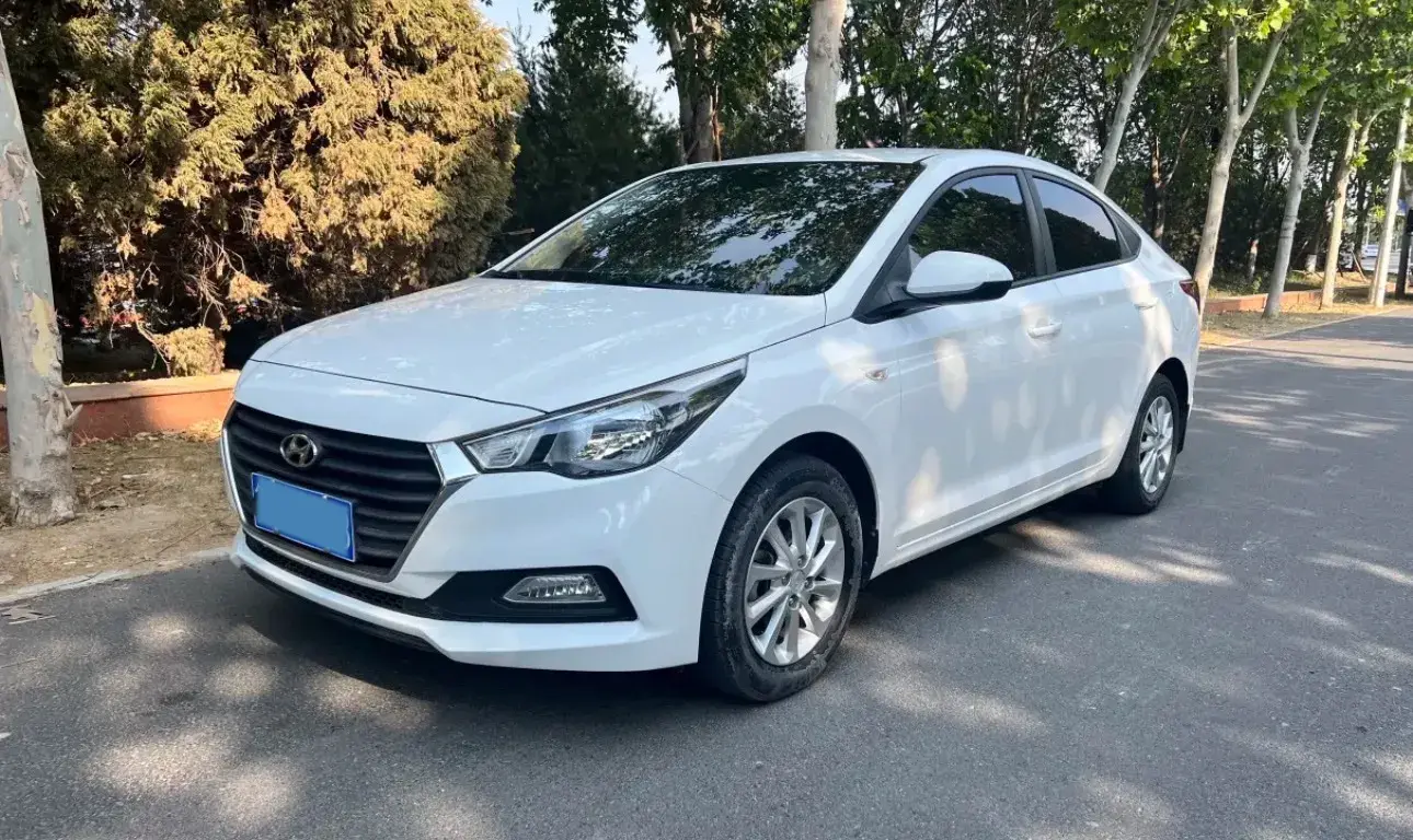 2016 Hyundai Verna 1.4L 100HP L4 6AT