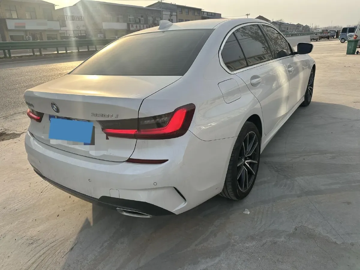 2022 BMW 3 Series 2.0T 156HP L4 8AT,autocango,china used car exporter,china ev exporter,chinese used car exporter,chinese used ev exporter