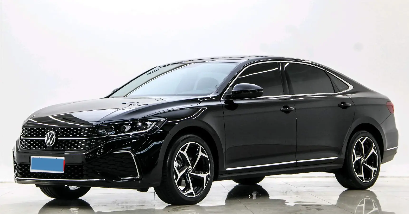 2025 Volkswagen Passat 2.0T 186HP L4 7DCT