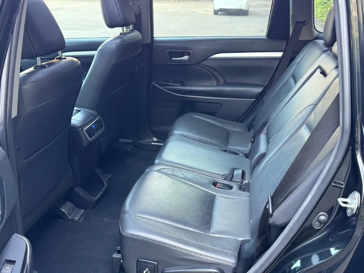 2018 Toyota Highlander 2.0T 220HP L4 6AT,autocango,china used car exporter,china ev exporter,chinese used car exporter,chinese used ev exporter