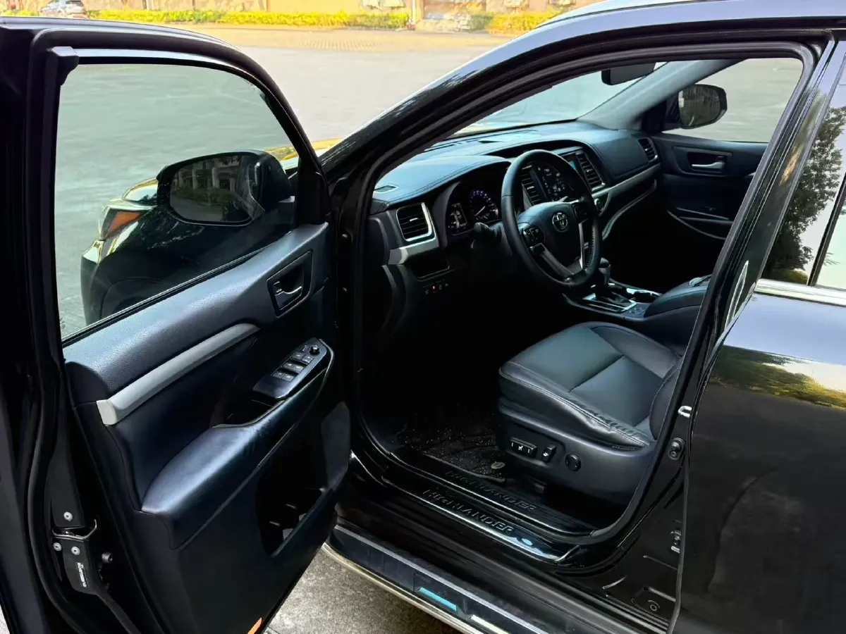 2018 Toyota Highlander 2.0T 220HP L4 6AT,autocango,china used car exporter,china ev exporter,chinese used car exporter,chinese used ev exporter