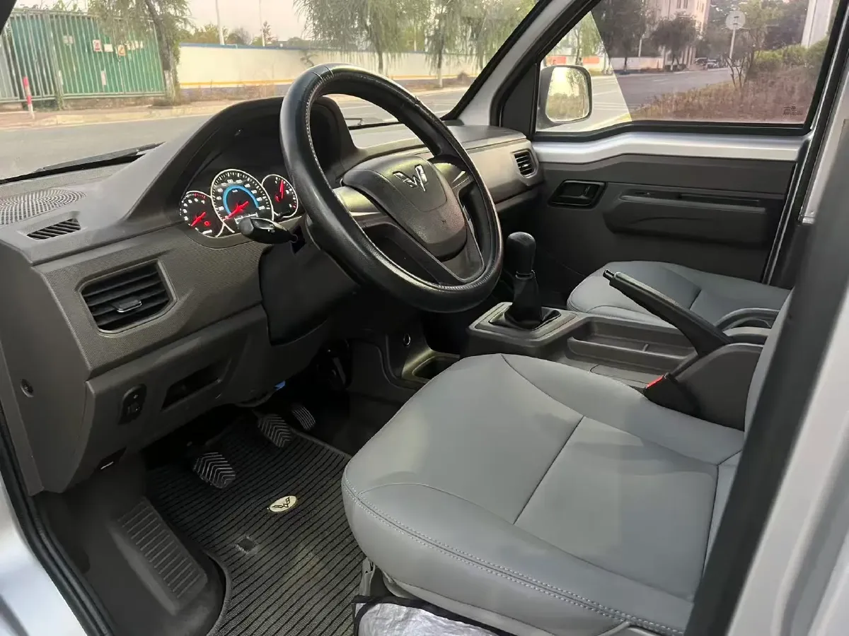 2019 WuLing RongGuang New Truck 1.8L 133HP L4 5MT,autocango,china used car exporter,china ev exporter,chinese used car exporter,chinese used ev exporter