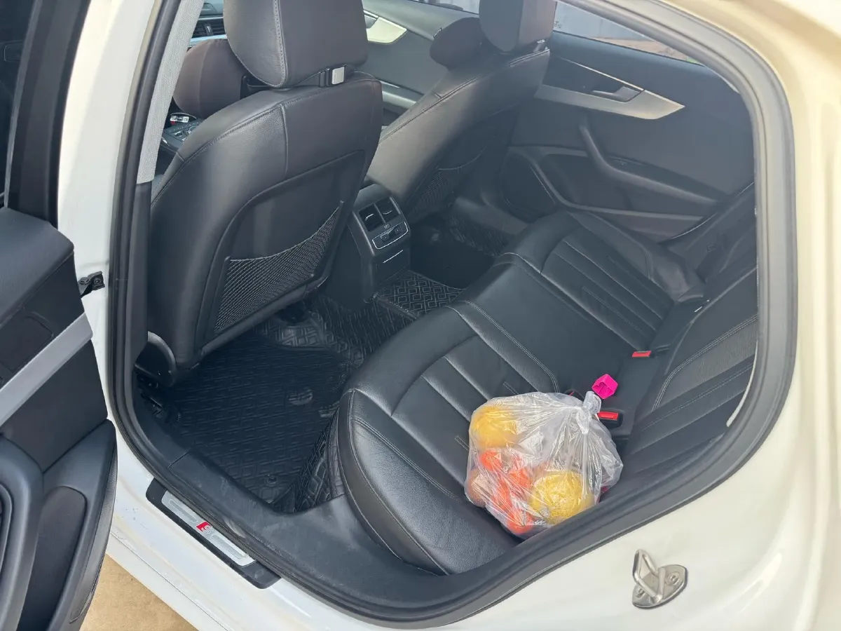 2019 Audi A4L 2.0T 190HP L4 7DCT,autocango,china used car exporter,china ev exporter,chinese used car exporter,chinese used ev exporter