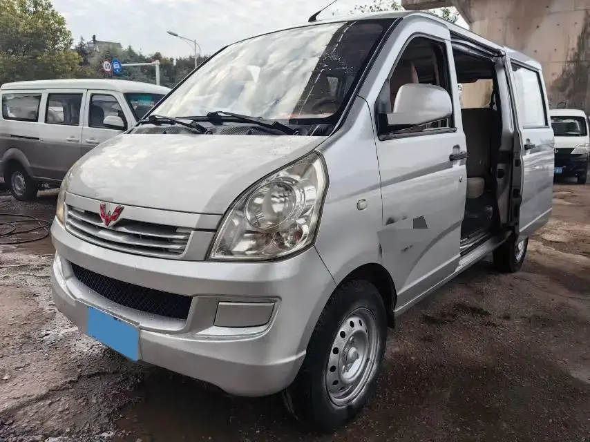 2019 WuLing RongGuang 1.5L 107HP L4 5MT