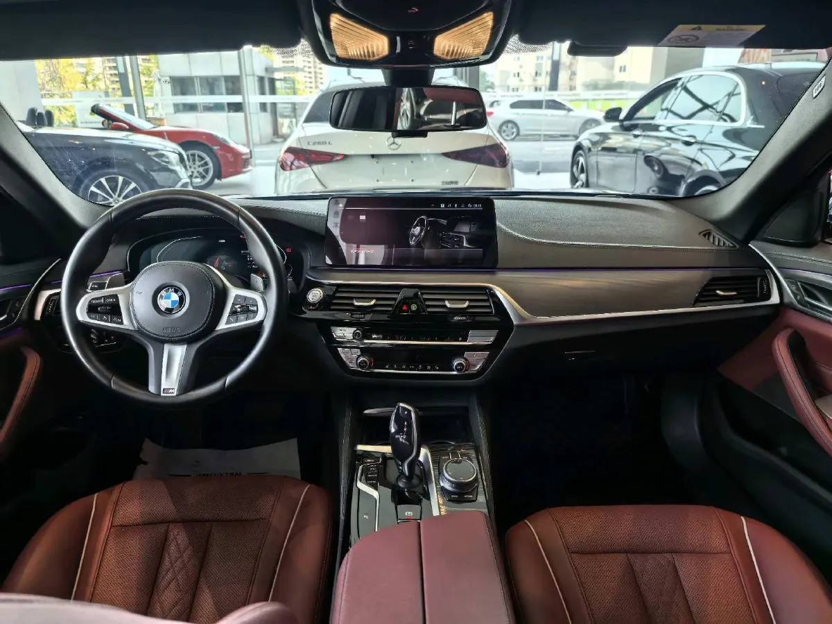 2021 BMW 5 Series 2.0T 252HP L4 8AT,autocango,china used car exporter,china ev exporter,chinese used car exporter,chinese used ev exporter