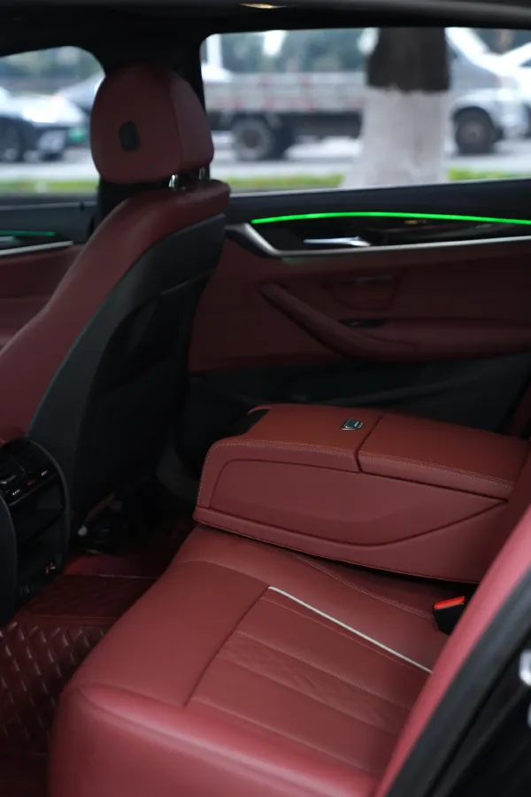 2022 BMW 5 Series 2.0T 184HP L4 8AT,autocango,china used car exporter,china ev exporter,chinese used car exporter,chinese used ev exporter