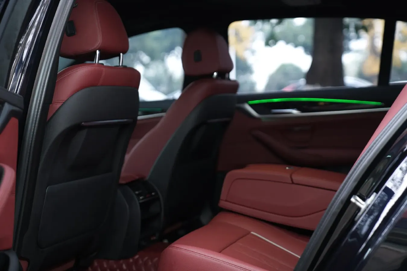 2022 BMW 5 Series 2.0T 184HP L4 8AT,autocango,china used car exporter,china ev exporter,chinese used car exporter,chinese used ev exporter