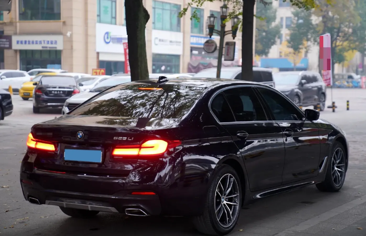 2022 BMW 5 Series 2.0T 184HP L4 8AT,autocango,china used car exporter,china ev exporter,chinese used car exporter,chinese used ev exporter