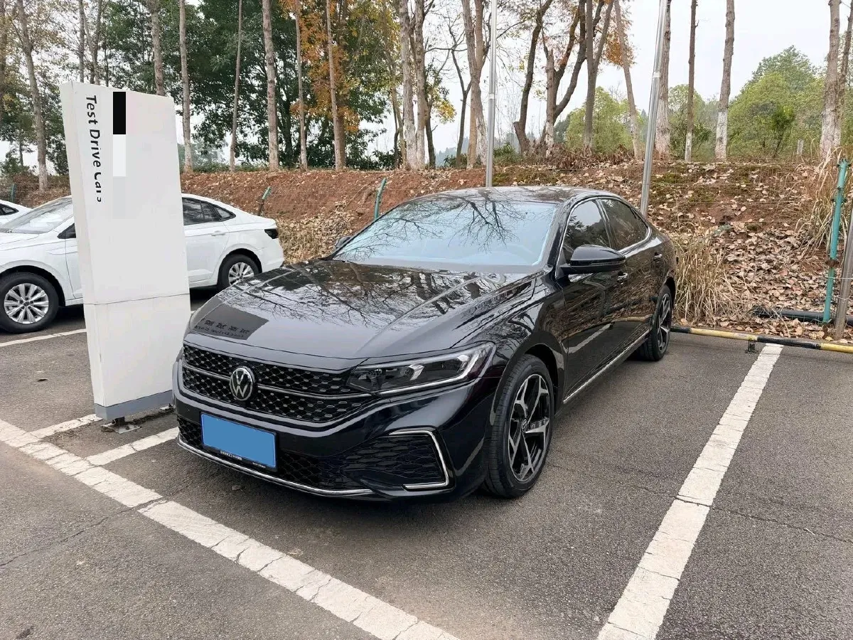 2024 Volkswagen Passat 2.0T 220HP L4 7DCT,autocango,china used car exporter,china ev exporter,chinese used car exporter,chinese used ev exporter