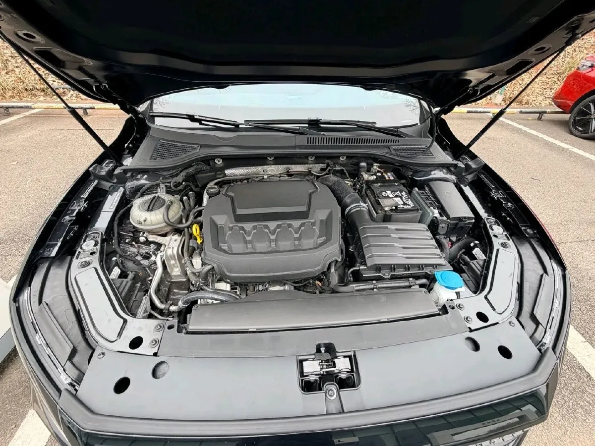 2024 Volkswagen Passat 2.0T 220HP L4 7DCT,autocango,china used car exporter,china ev exporter,chinese used car exporter,chinese used ev exporter