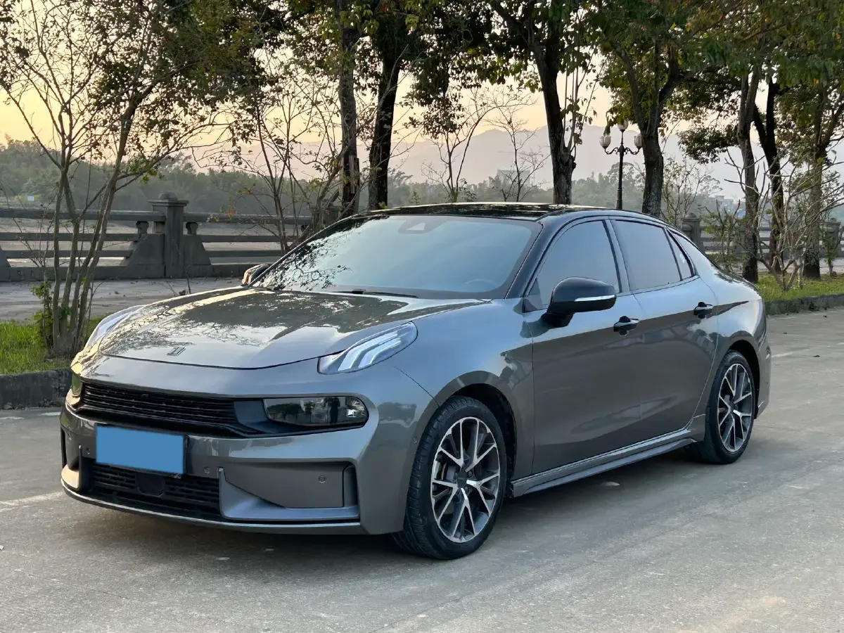 2019 LYNK&CO 03 2.0T 190HP L4 6AT