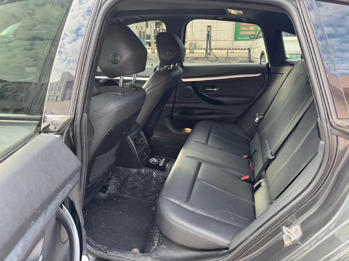 2020 BMW 3 Series GT 2.0T 184HP L4 8AT,autocango,china used car exporter,china ev exporter,chinese used car exporter,chinese used ev exporter