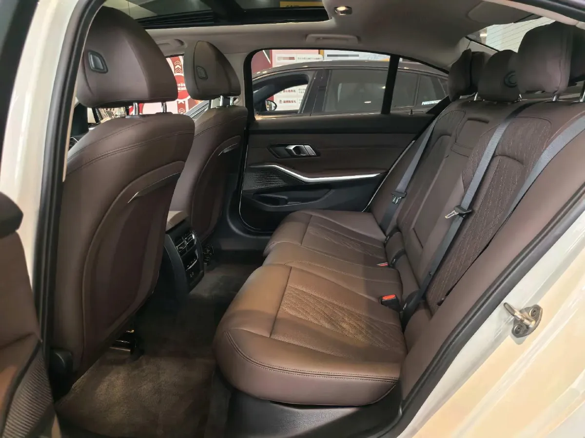 2023 BMW 3 Series 2.0T 156HP L4 8AT,autocango,china used car exporter,china ev exporter,chinese used car exporter,chinese used ev exporter