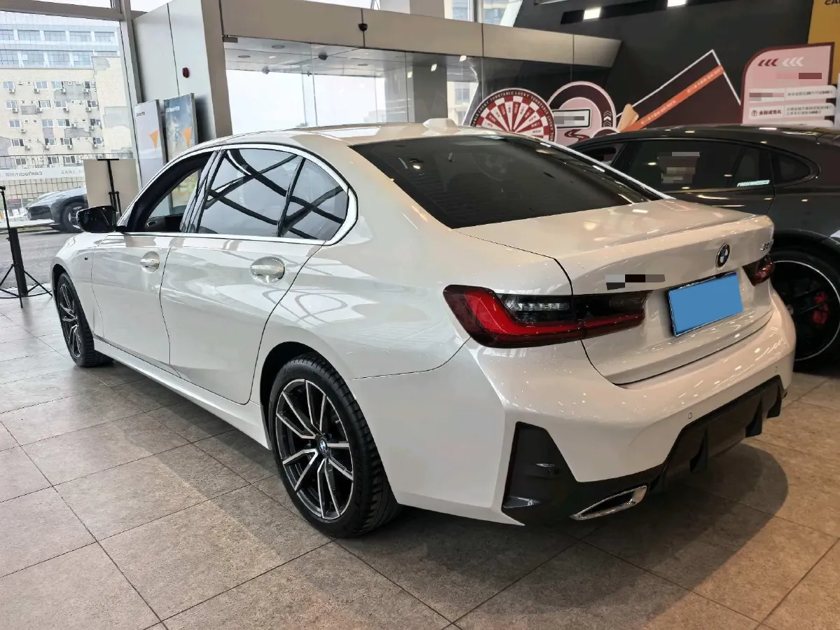 2023 BMW 3 Series 2.0T 156HP L4 8AT,autocango,china used car exporter,china ev exporter,chinese used car exporter,chinese used ev exporter
