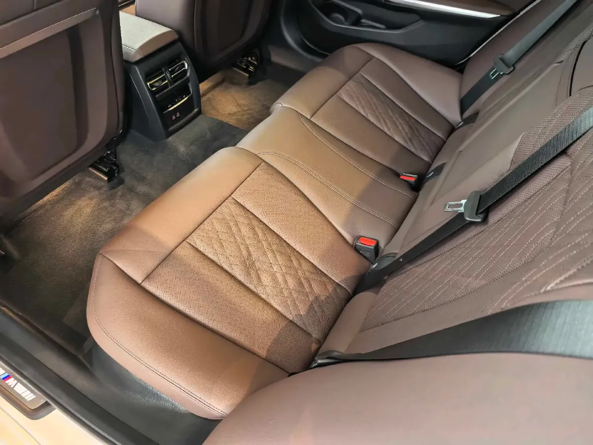 2023 BMW 3 Series 2.0T 156HP L4 8AT,autocango,china used car exporter,china ev exporter,chinese used car exporter,chinese used ev exporter