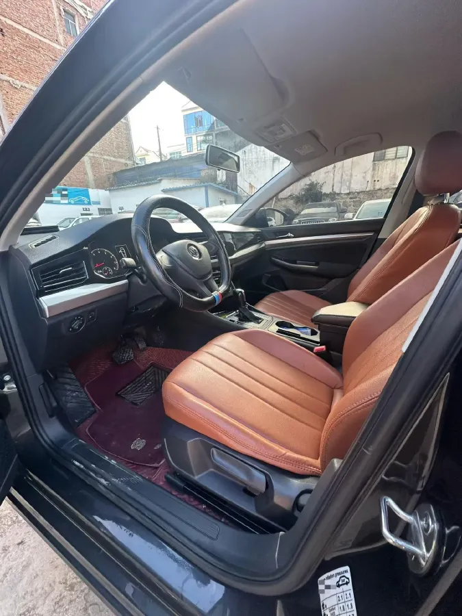 2019 Bestune T77 1.2T 143HP L4 7DCT,autocango,china used car exporter,china ev exporter,chinese used car exporter,chinese used ev exporter