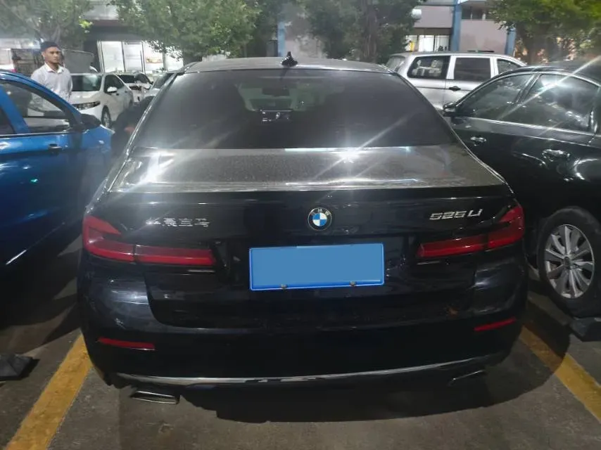 2022 BMW 5 Series 2.0T 184HP L4 8AT,autocango,china used car exporter,china ev exporter,chinese used car exporter,chinese used ev exporter