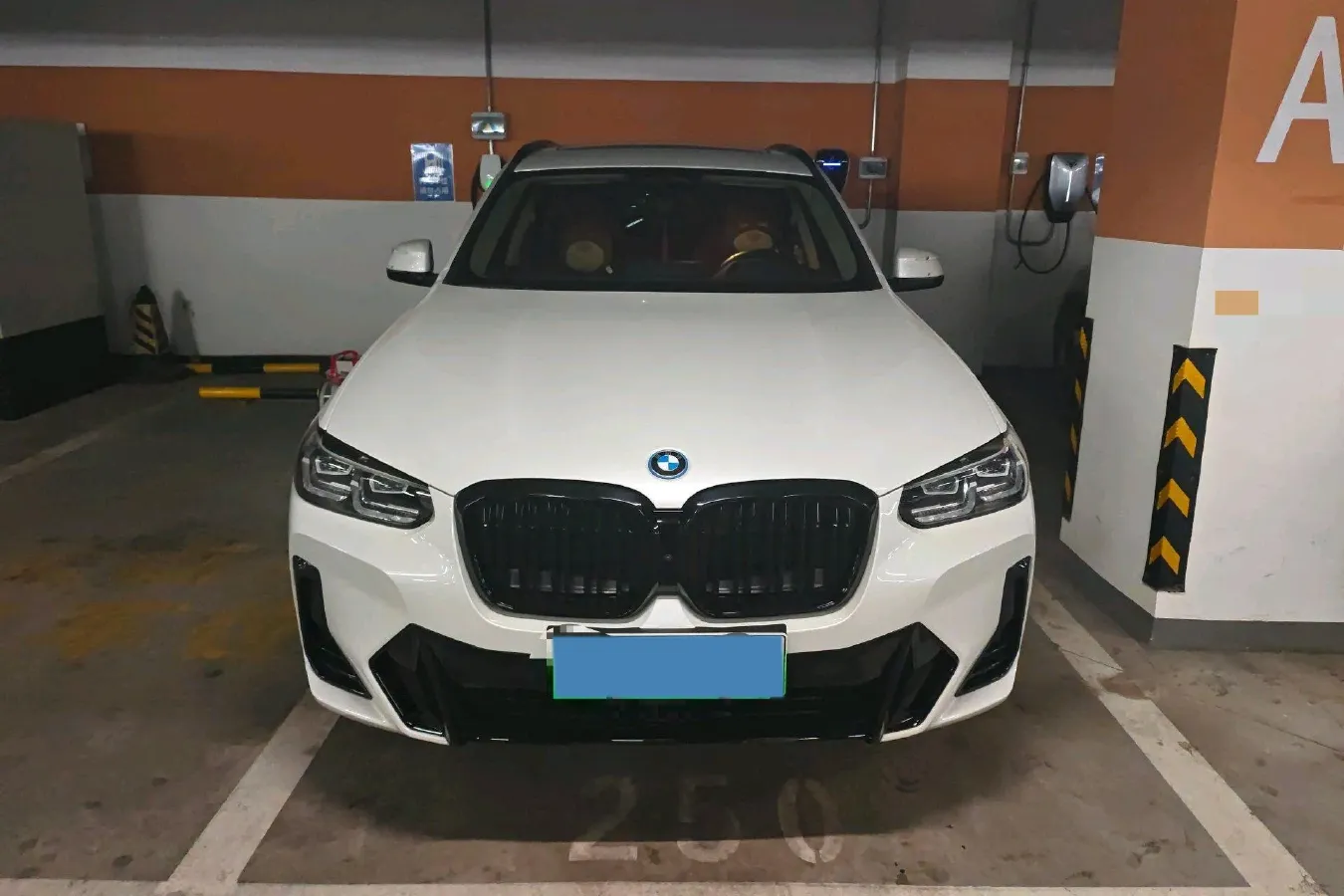 2022 BMW iX3 BEV 80KWH,autocango,china used car exporter,china ev exporter,chinese used car exporter,chinese used ev exporter