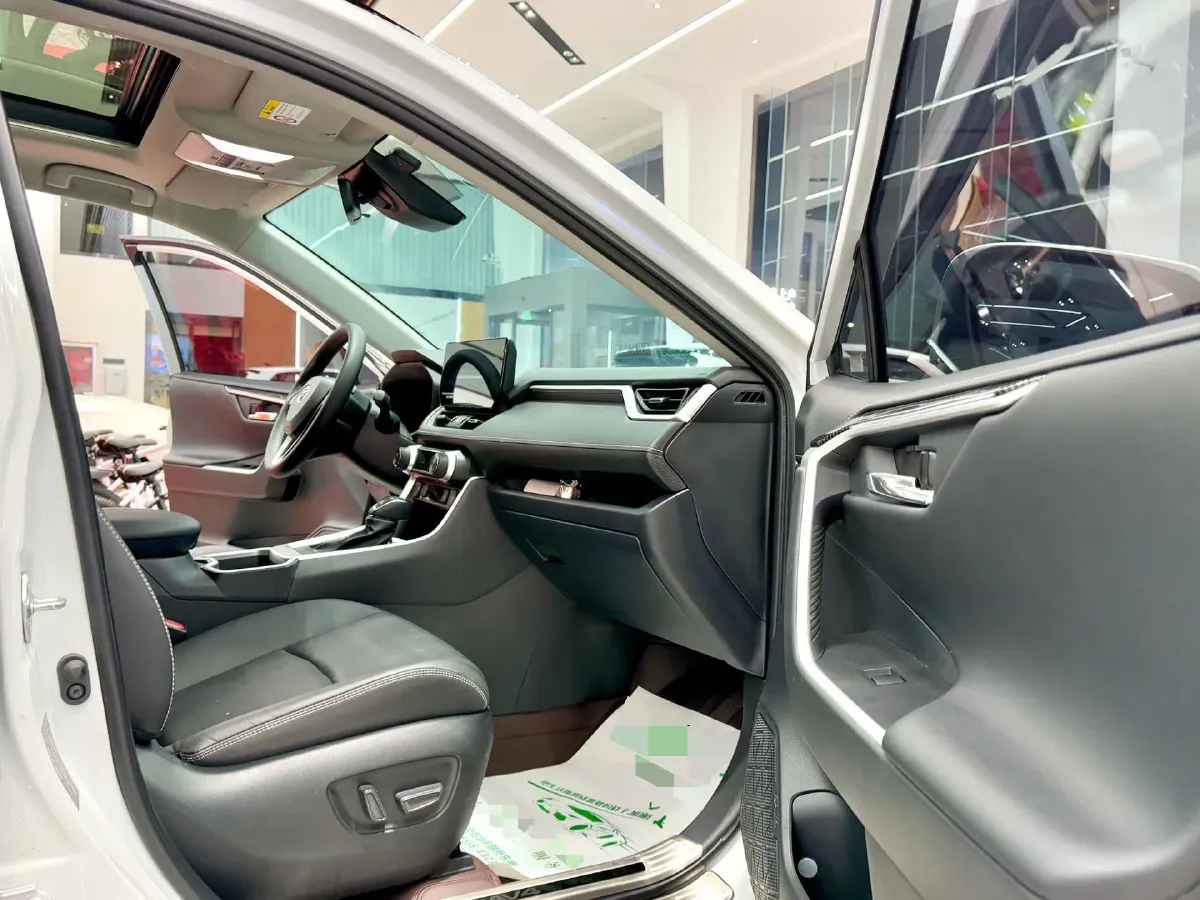 2023 Toyota RAV4 2.0L 171HP L4 CVT,autocango,china used car exporter,china ev exporter,chinese used car exporter,chinese used ev exporter