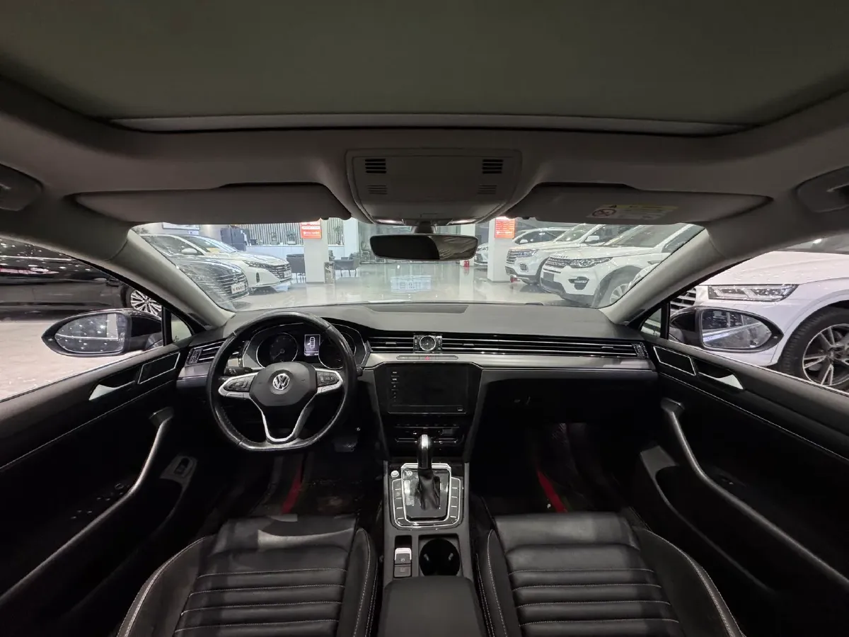 2020 Volkswagen Magotan 2.0T 186HP L4 7DCT,autocango,china used car exporter,china ev exporter,chinese used car exporter,chinese used ev exporter