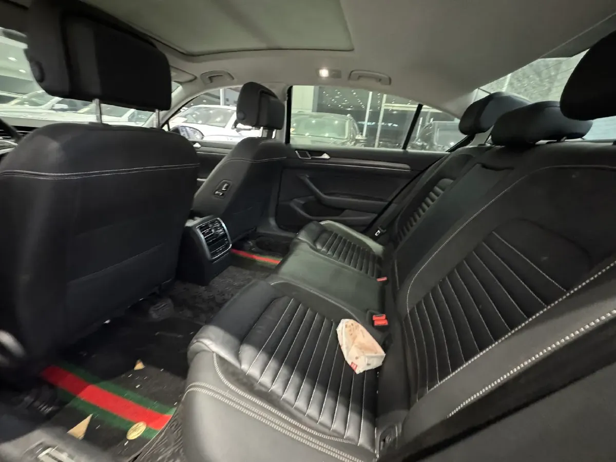 2020 Volkswagen Magotan 2.0T 186HP L4 7DCT,autocango,china used car exporter,china ev exporter,chinese used car exporter,chinese used ev exporter