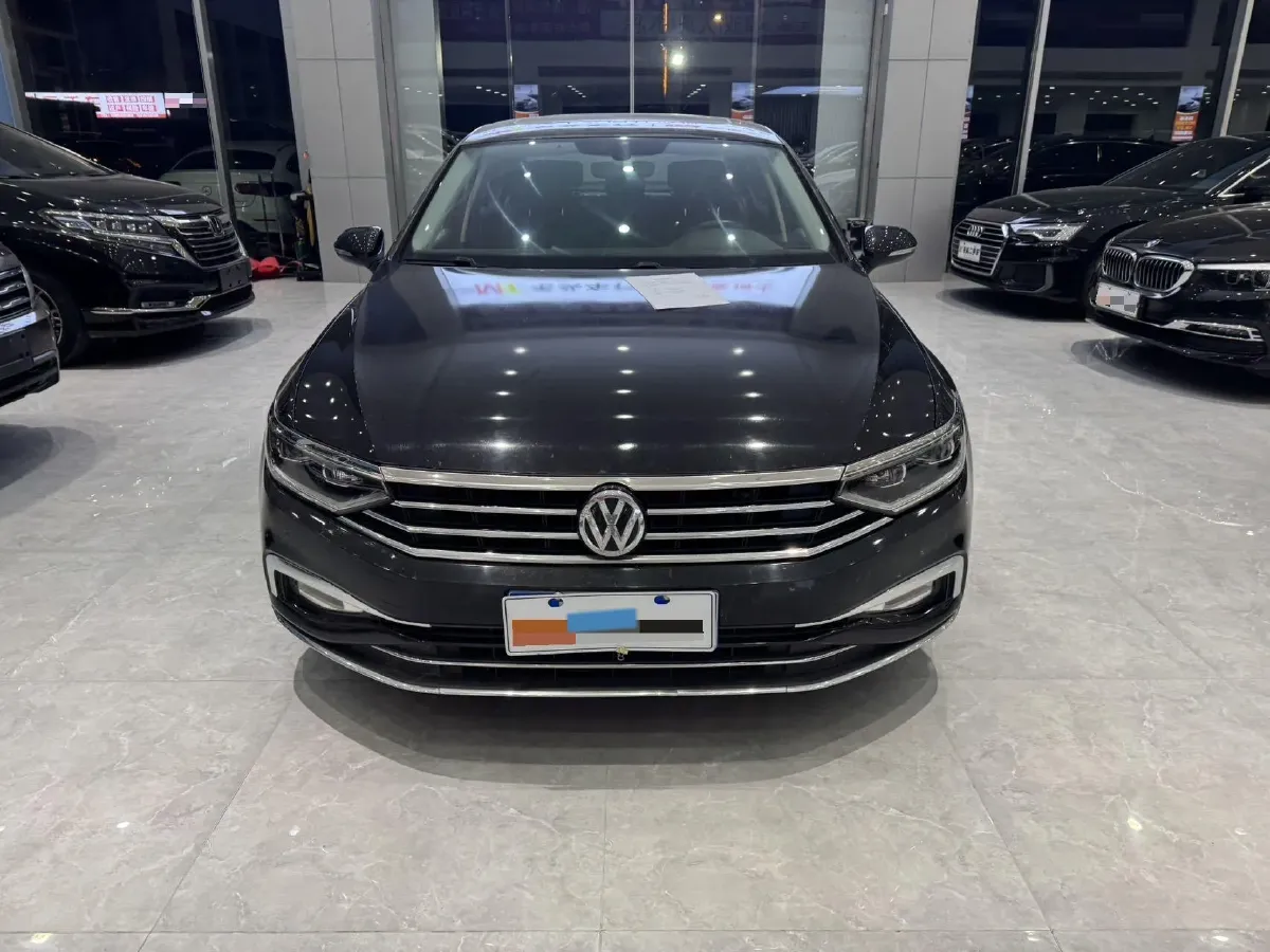 2020 Volkswagen Magotan 2.0T 186HP L4 7DCT,autocango,china used car exporter,china ev exporter,chinese used car exporter,chinese used ev exporter