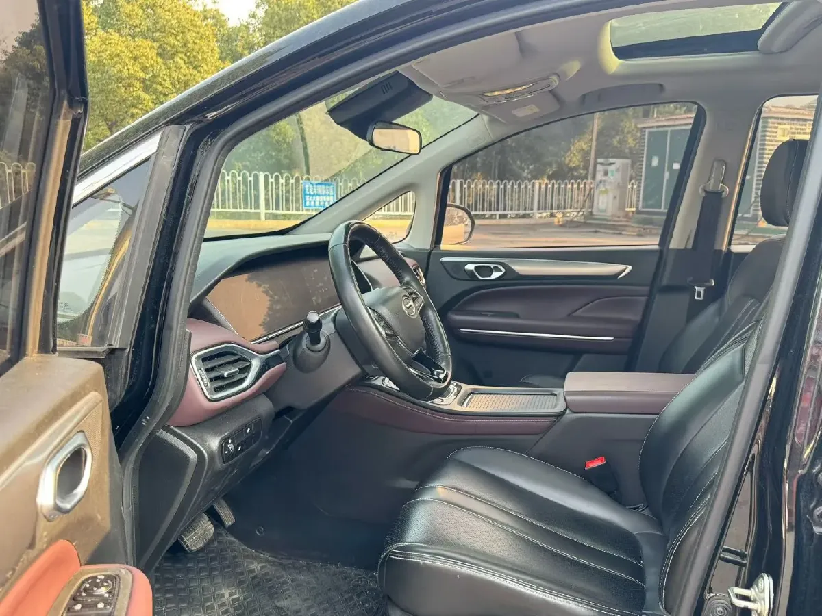 2021 GAC Trumpchi M6 1.5T 169HP L4 7DCT,autocango,china used car exporter,china ev exporter,chinese used car exporter,chinese used ev exporter